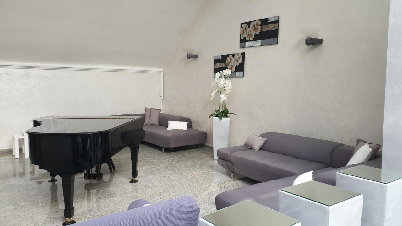Palahotel Vallenoce Decollatura Extérieur photo