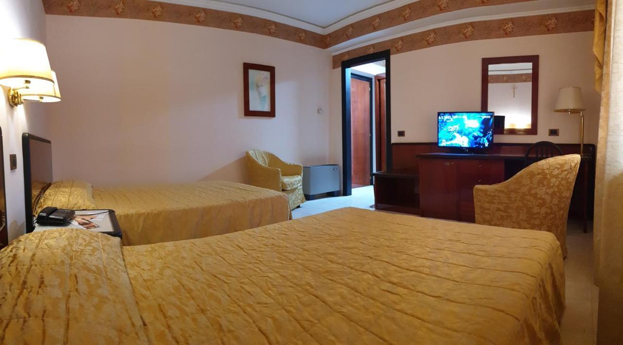 Palahotel Vallenoce Decollatura Extérieur photo